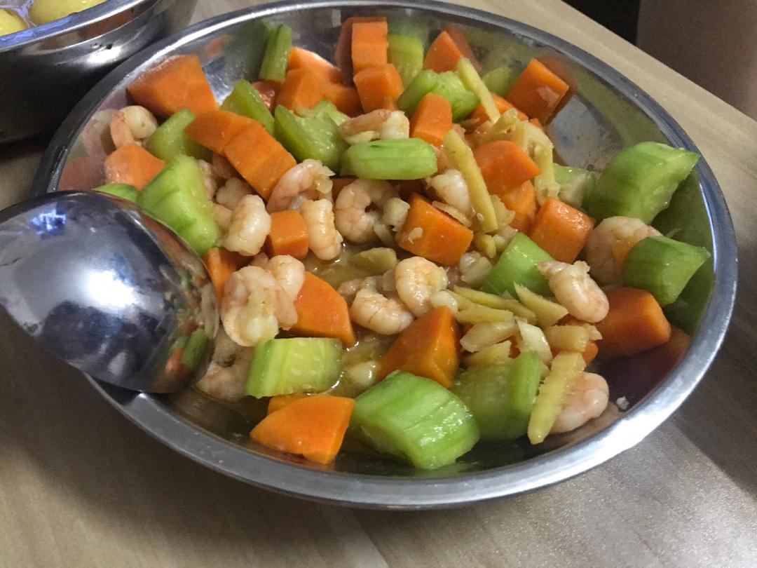 虾仁炒黄瓜胡萝卜