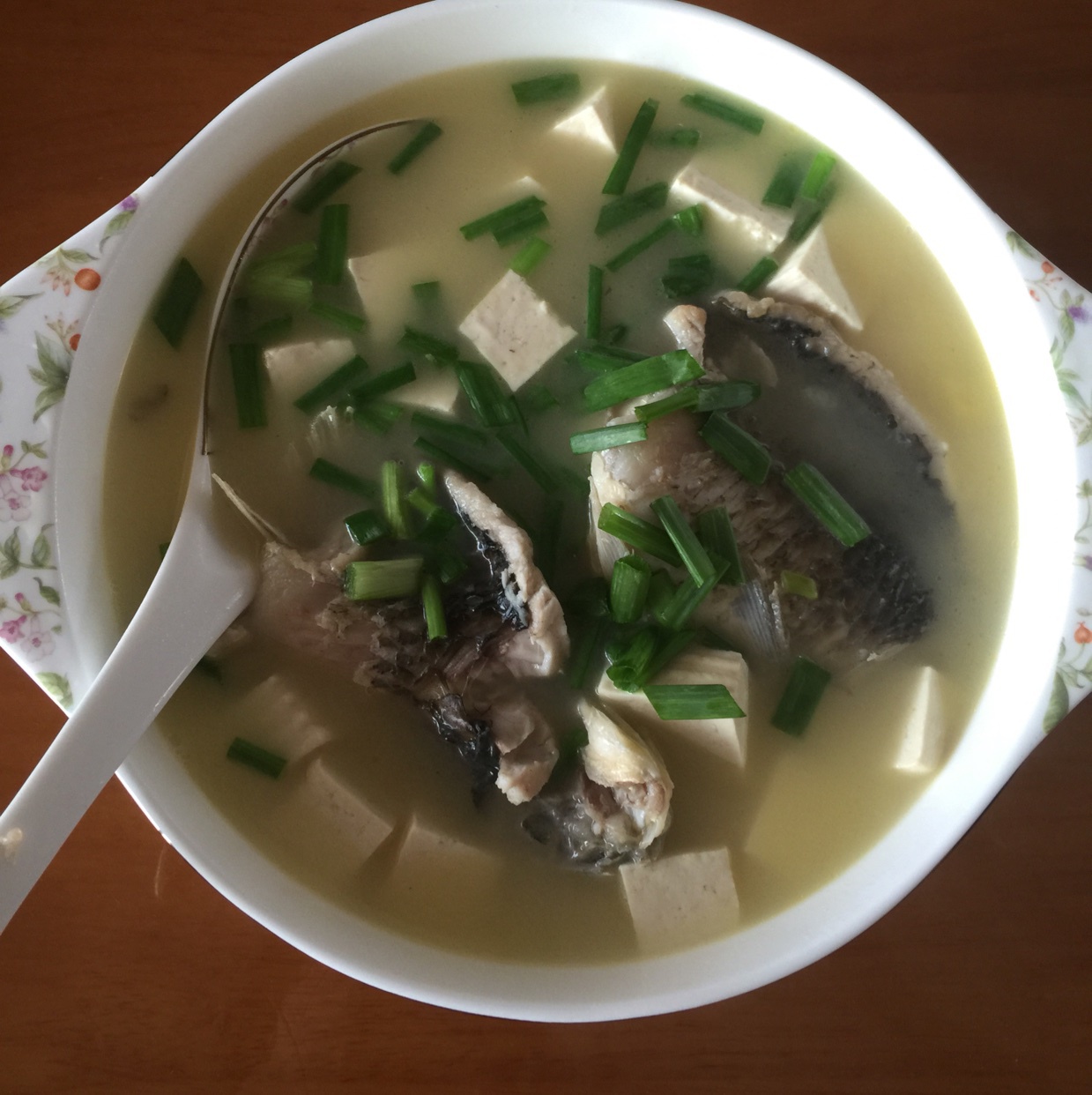 鲫鱼豆腐汤