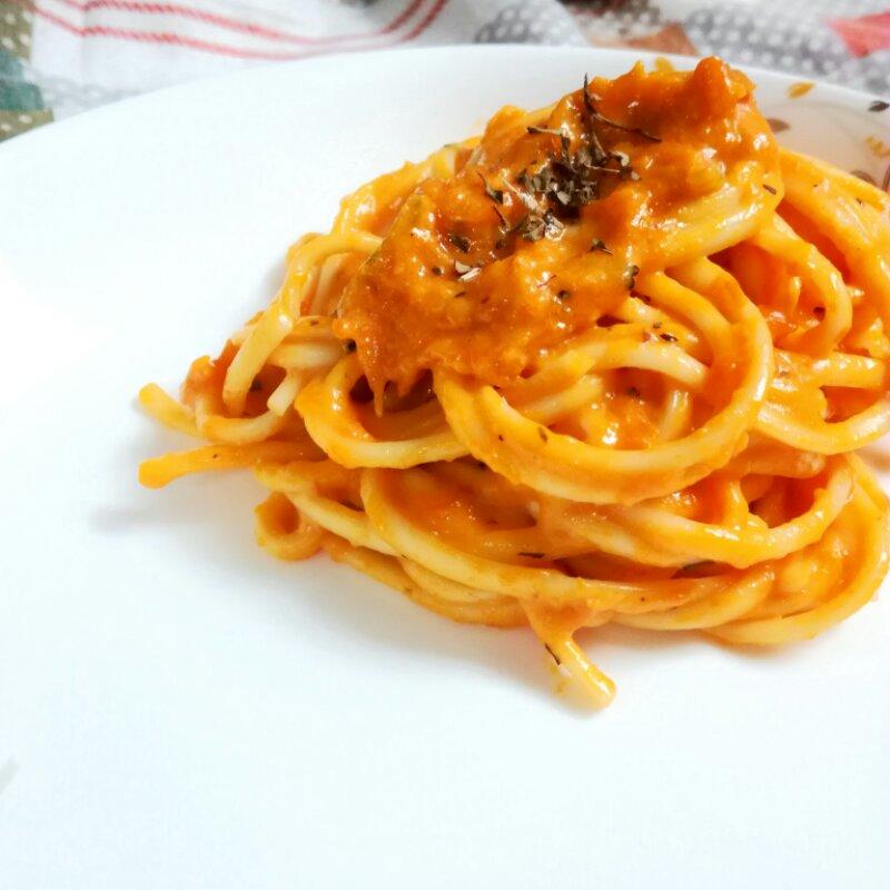 南瓜意面(Spaghetti with Pumpkin Sauce)