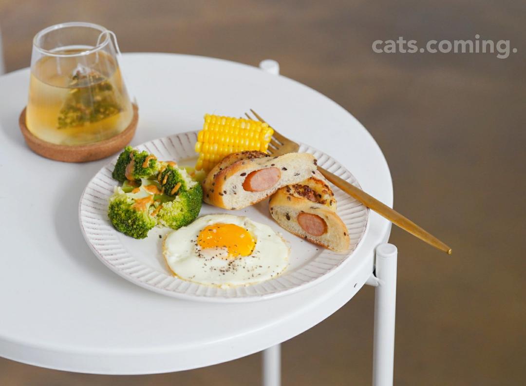 一口难忘 法式芥末脆肠包 | CatsComing Bakery