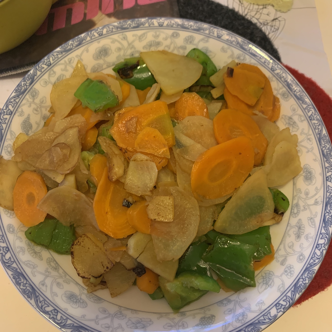土豆胡萝卜青椒素炒