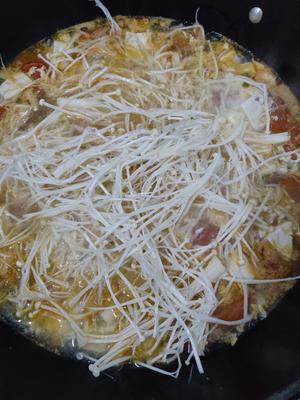 西红柿金针菇豆腐汤的做法 步骤9
