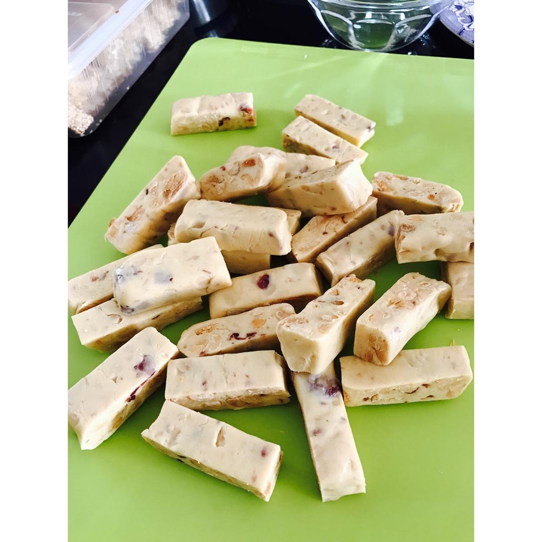 面包机轻松做牛轧糖（这样做雪花酥也赞哦）