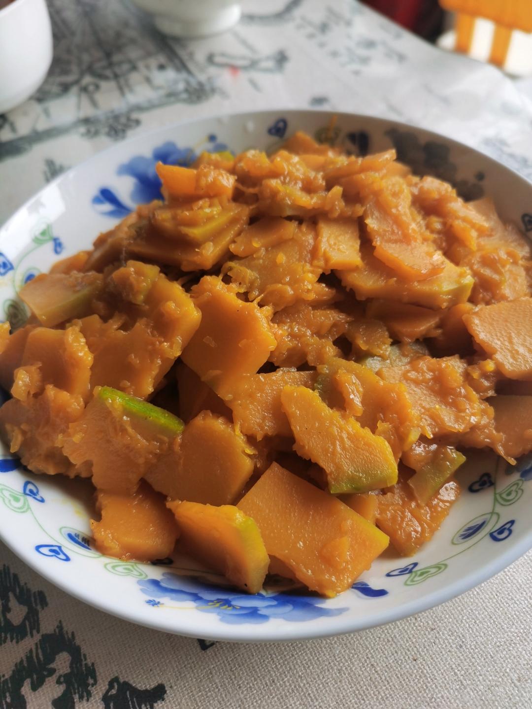 猪肉都不换的焖南瓜～吃起来糯糯甜甜咸咸的！