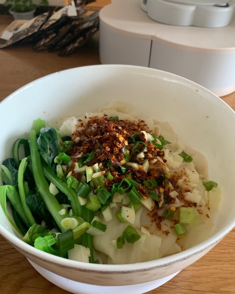 十分钟就能吃上的超简单油泼面