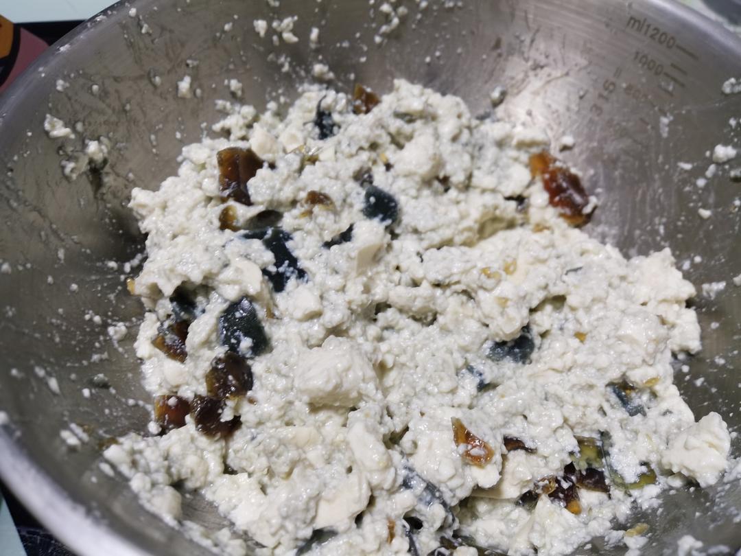 皮蛋拌豆腐