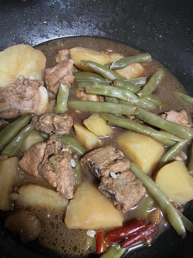 硬菜代表--排骨炖豆角土豆（豆角焖面胚子）