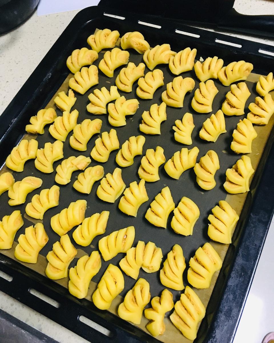 外酥内软花生酥