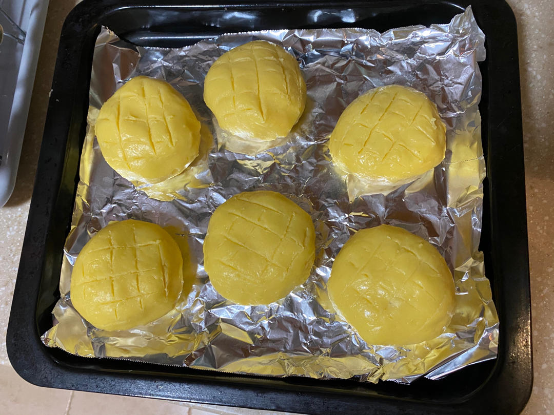 好吃到炸的菠萝包