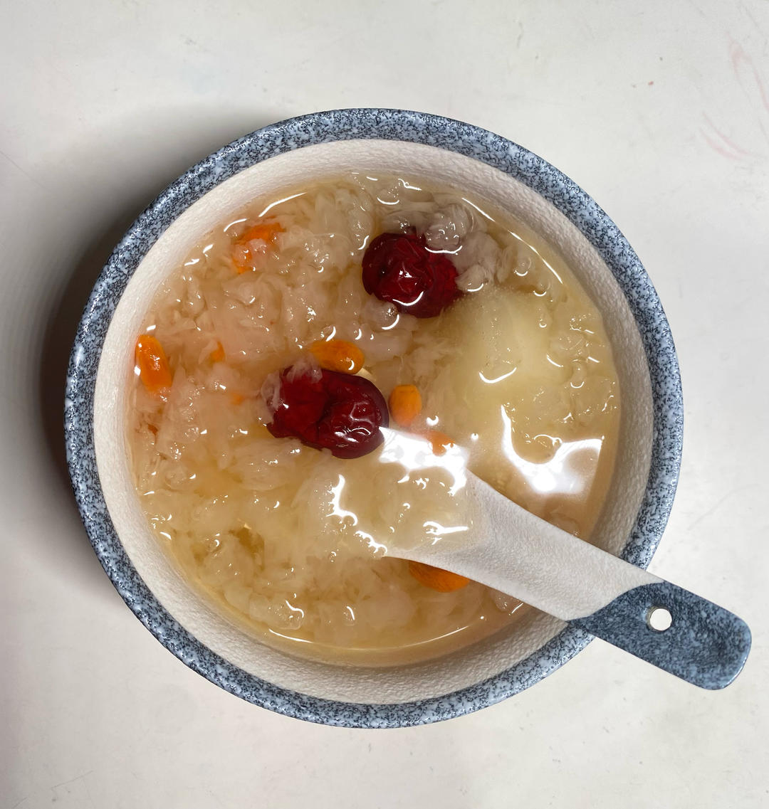 红枣枸杞银耳汤（百分百出胶）