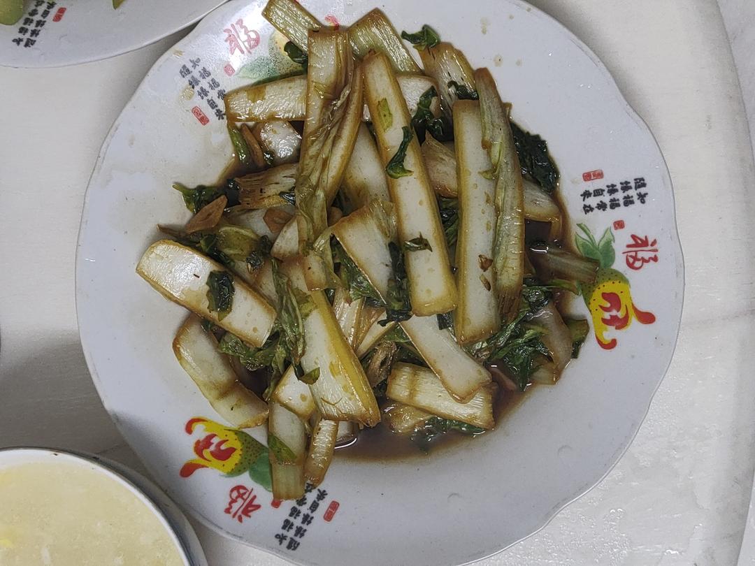 〈炒白菜丝〉，超级简单的一道菜。欣小厨 😉