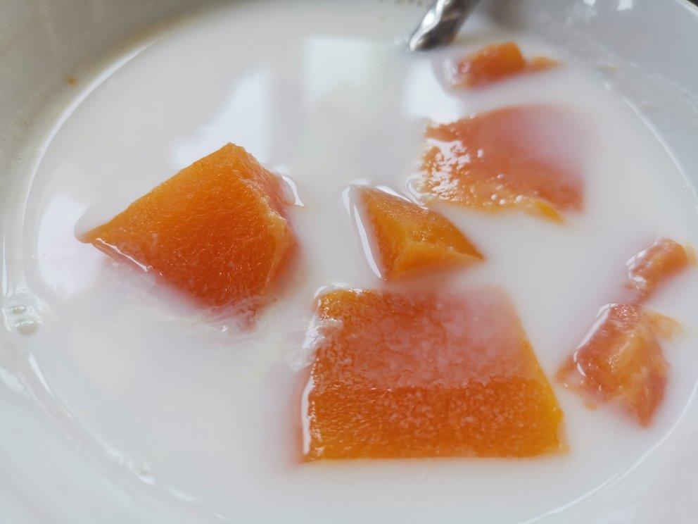 鲜奶炖木瓜