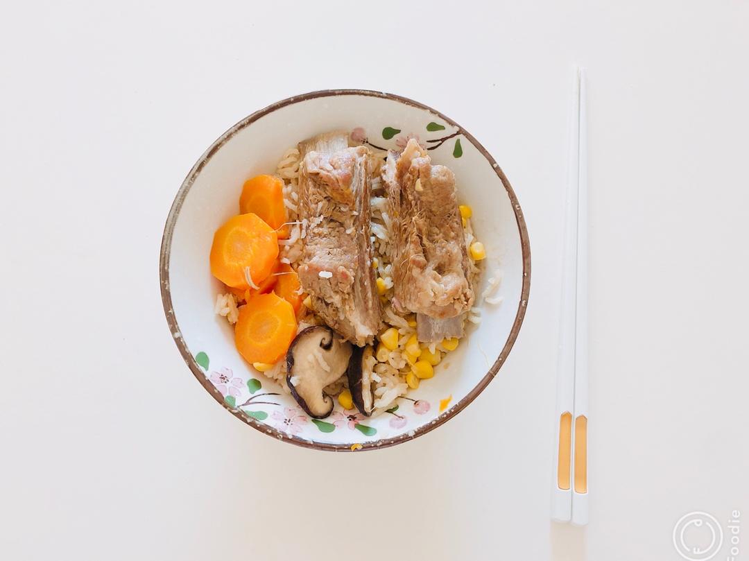 电饭煲排骨饭-三寻食堂