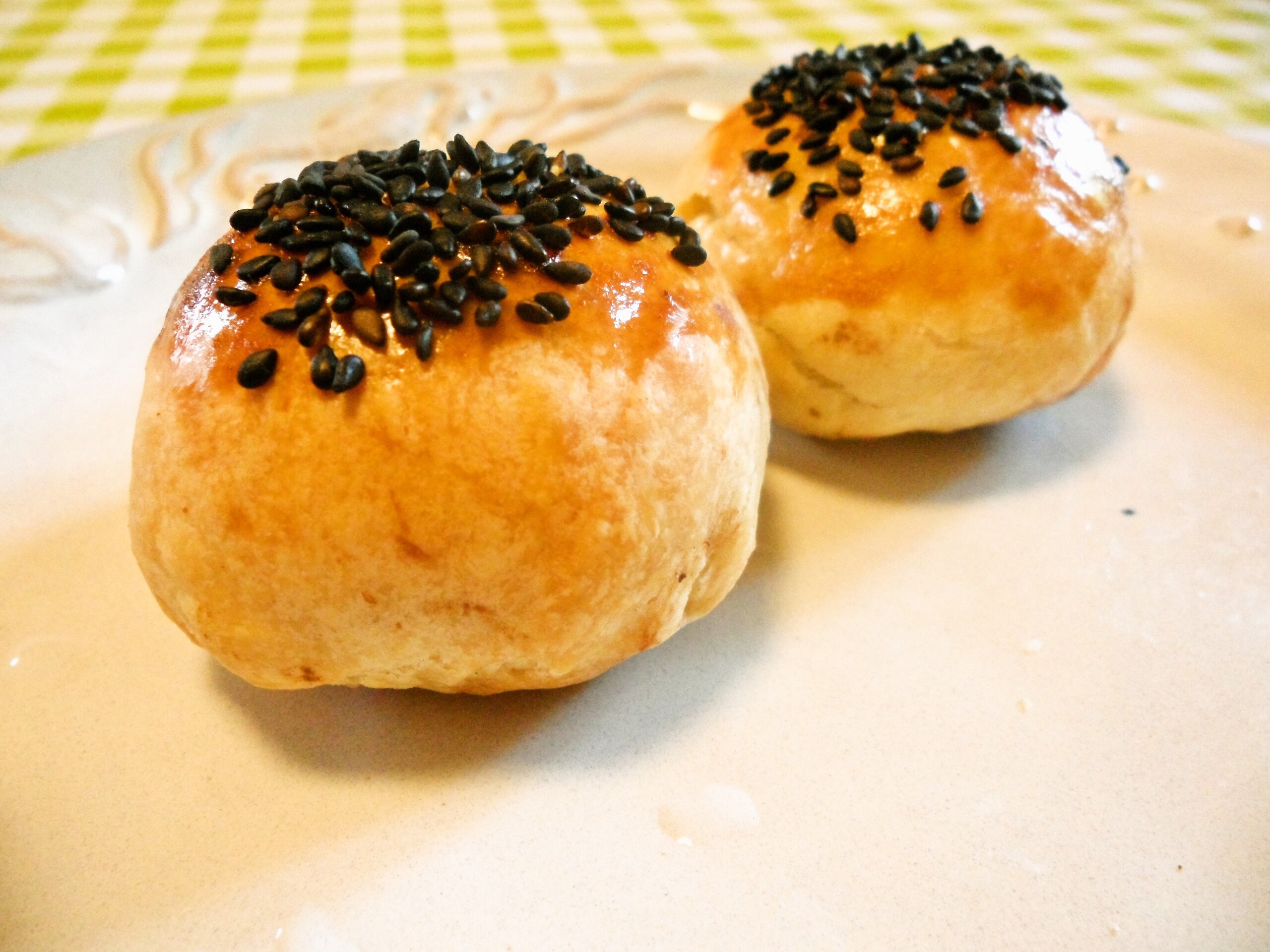 飞饼版蛋黄豆沙酥皮点心