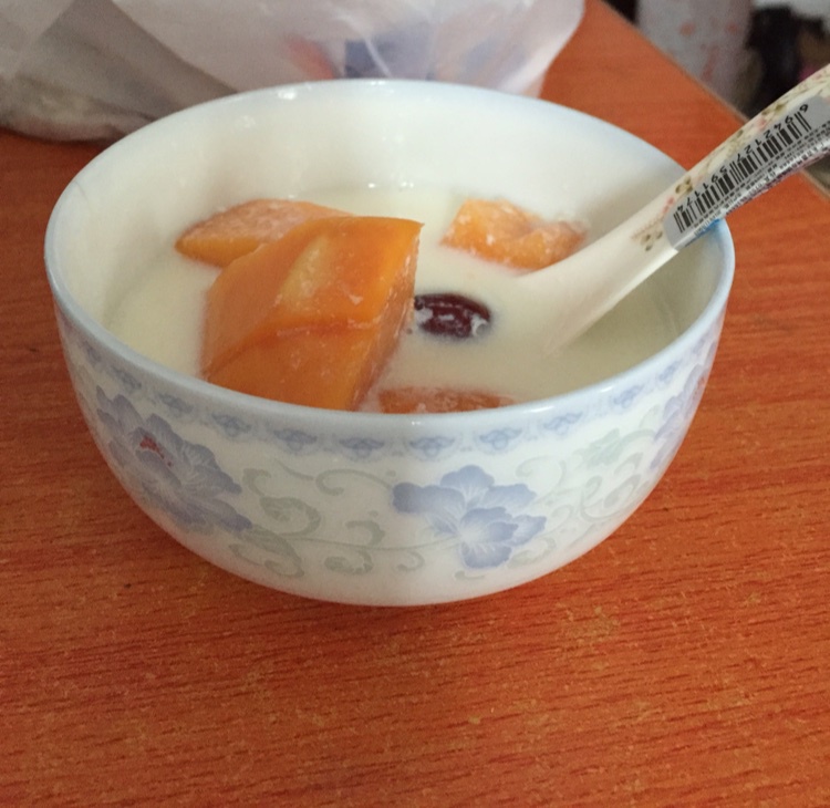 鲜奶炖木瓜