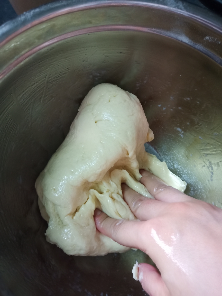 葱香火腿肠面包的做法 步骤1