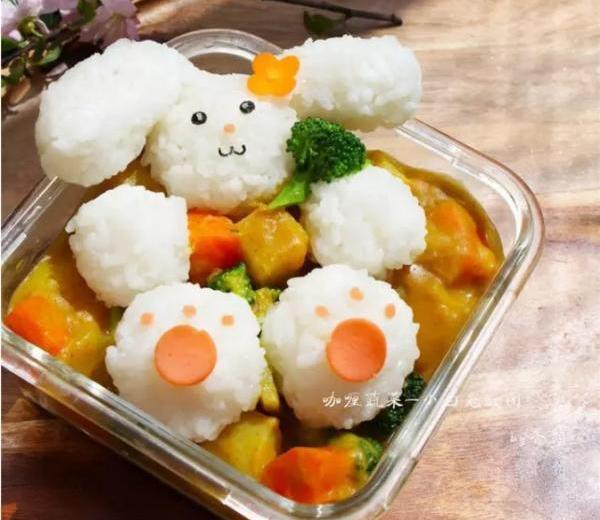 日式蔬菜咖喱－小白兔饭团的做法