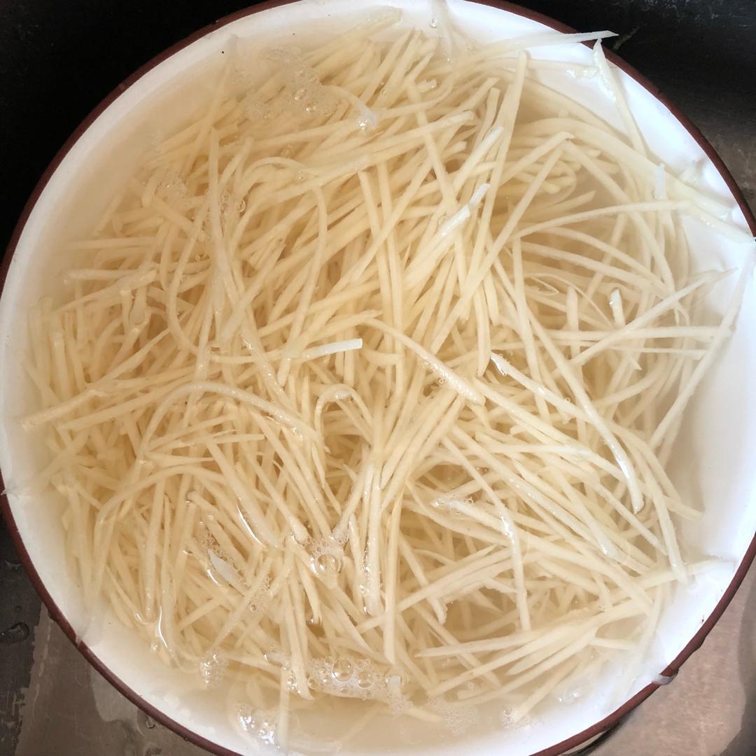 vivian迪奥分享作品 第二届早餐马拉松土豆丝汉堡黑米养生粥水煮豆腐