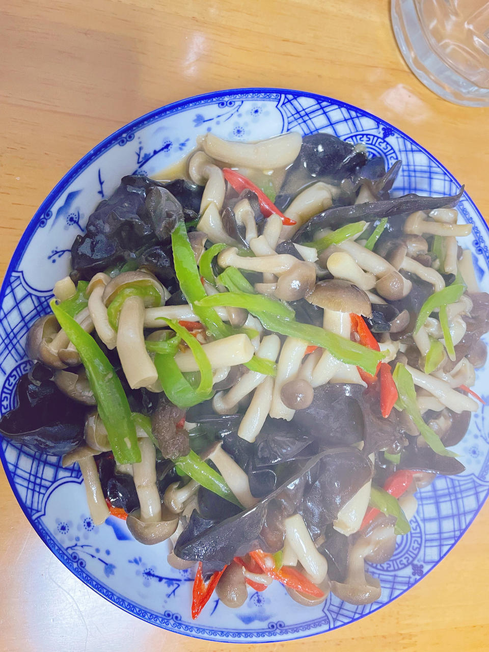 营养美味的素炒蟹味菇