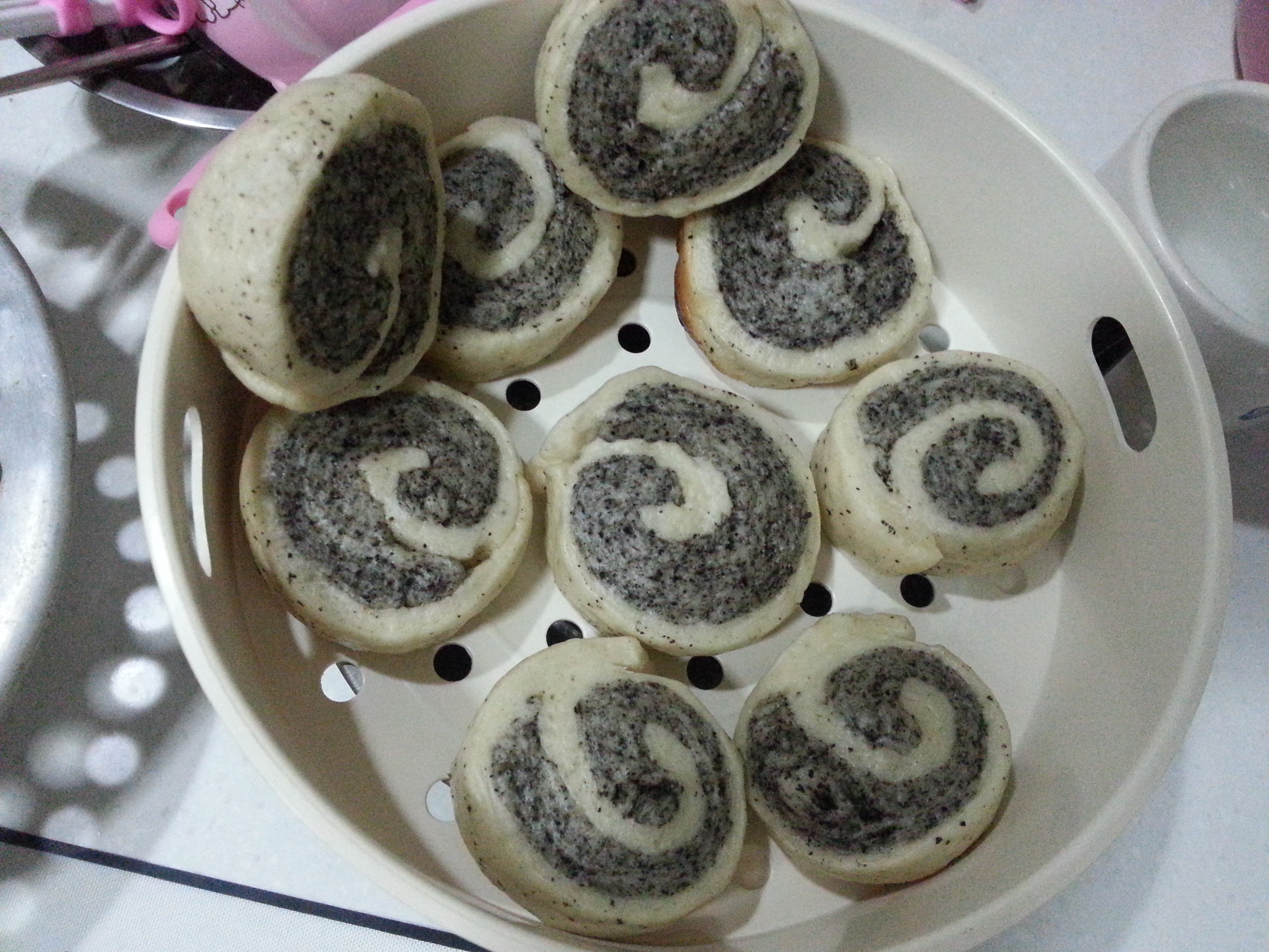 黑白双色芝麻卷