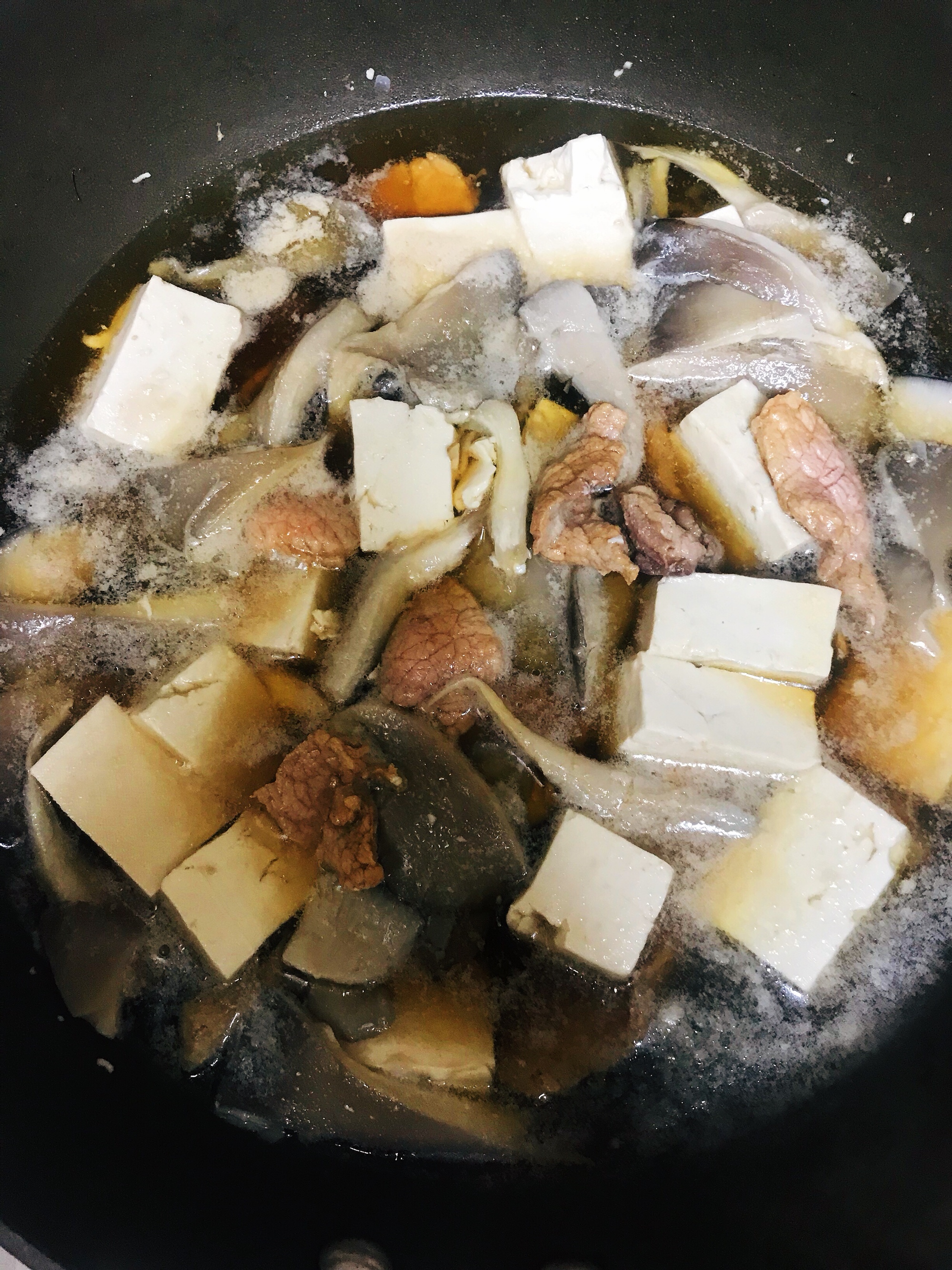平菇豆腐肉片汤