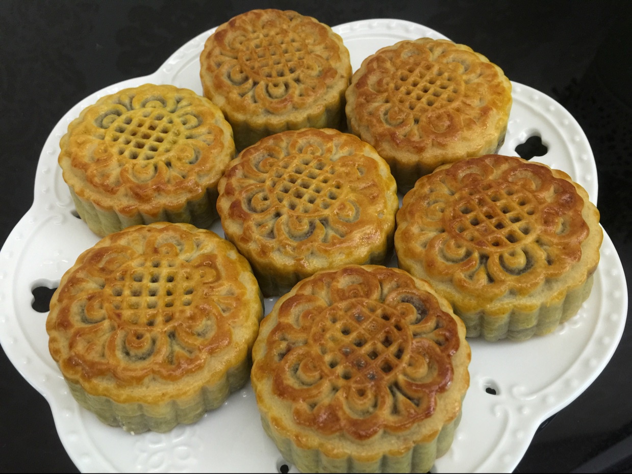 广式月饼——蛋黄莲蓉月饼
