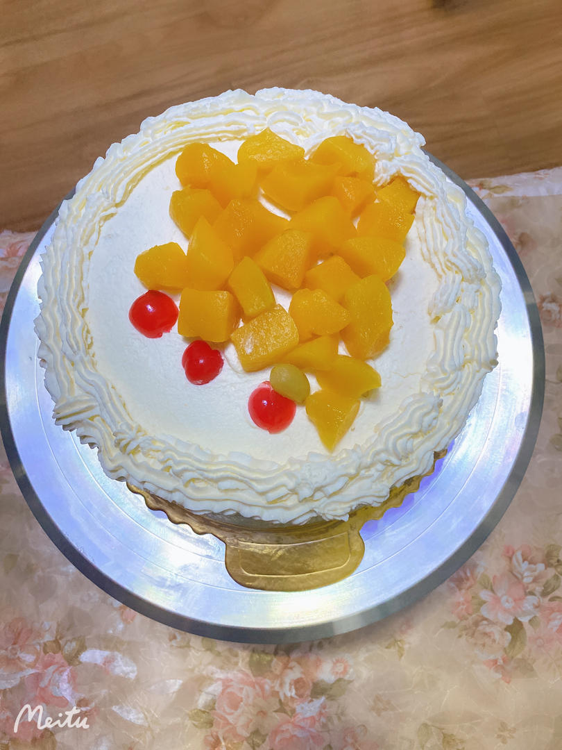 新手必成8寸生日蛋糕（详细多图干货经验分享，解决戚风蛋糕塌陷，奶油饰面涂不好，烤箱温度不好掌握等各种问题）