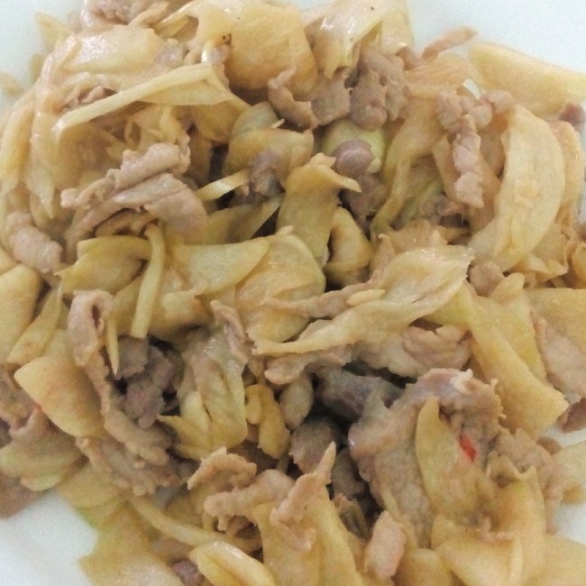 莴笋木耳炒肉片