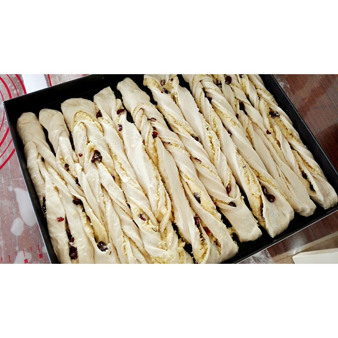 杏仁奶油软排包
