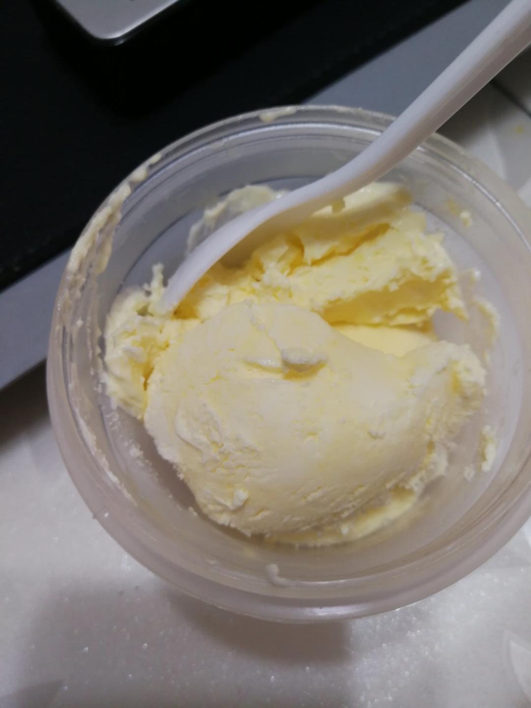 自制冰淇淋（懒人版无需搅拌的冰淇淋）