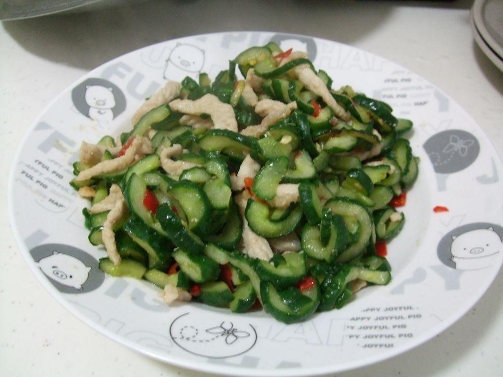 黄瓜皮炒肉的做法