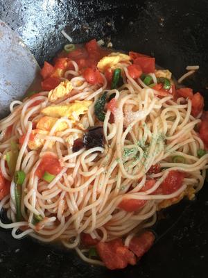 酸甜可口「番茄🍅鸡蛋🥚炒面」的做法 步骤11