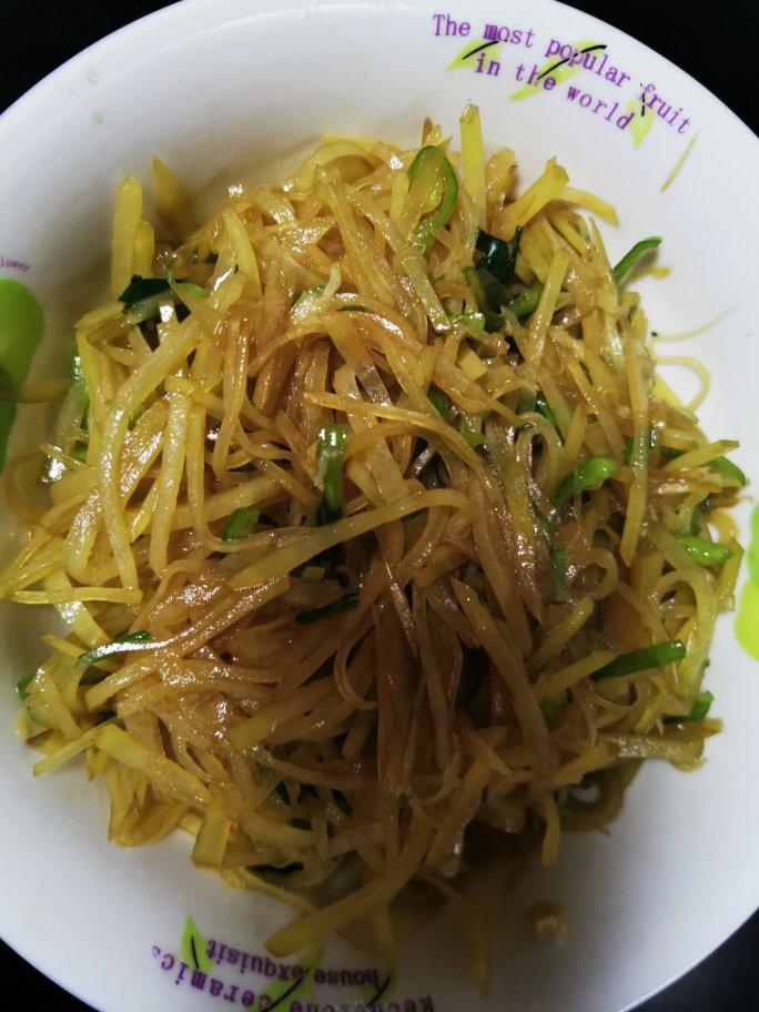 凉拌土豆丝，爽口开胃