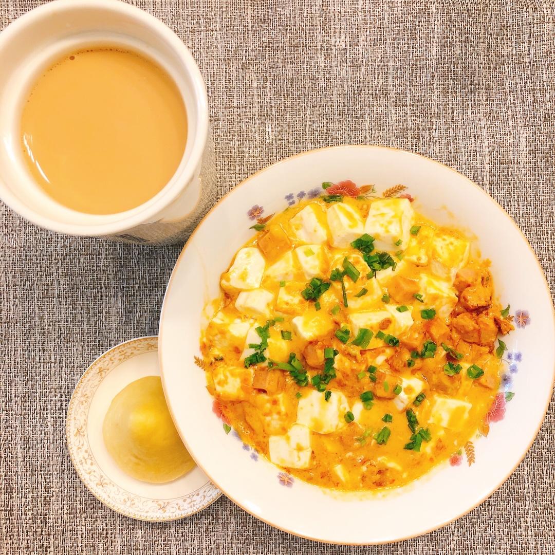 蟹黄豆腐，用它拌饭好吃得让人停不了