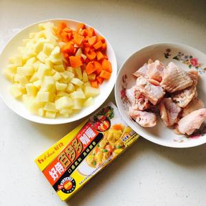 咖喱土豆鸡翅盖浇饭的做法 步骤1
