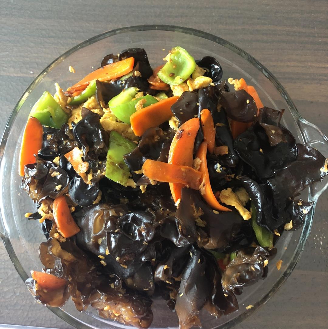 3分钟快手菜之黑木耳炒鸡蛋