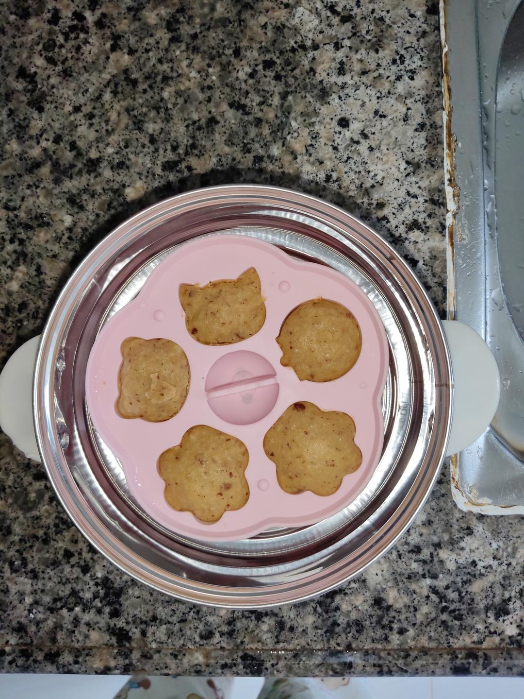 香蕉蒸糕/火龙果/玉米/苹果/雪梨