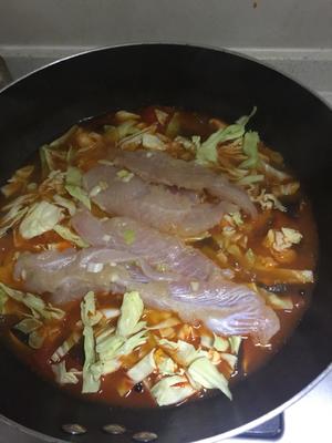 酸汤龙利鱼（贵州酸汤锅）的做法 步骤6
