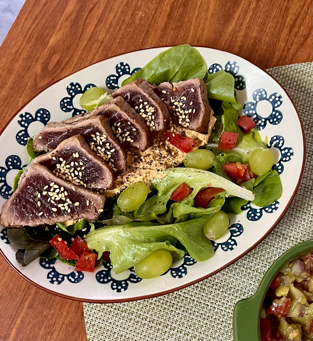 嫩煎金枪鱼Seared Ahi Tuna