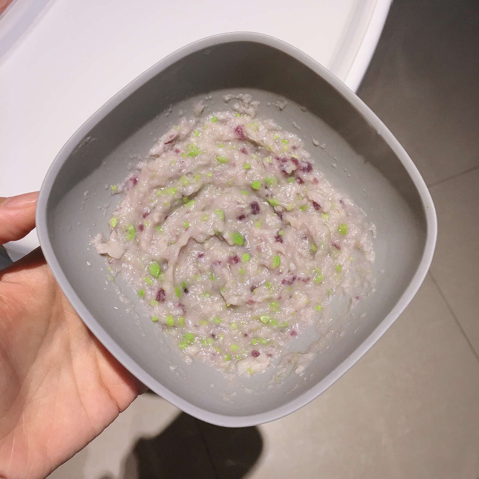 宝宝营养辅食|紫薯豌豆鳕鱼米粉的做法