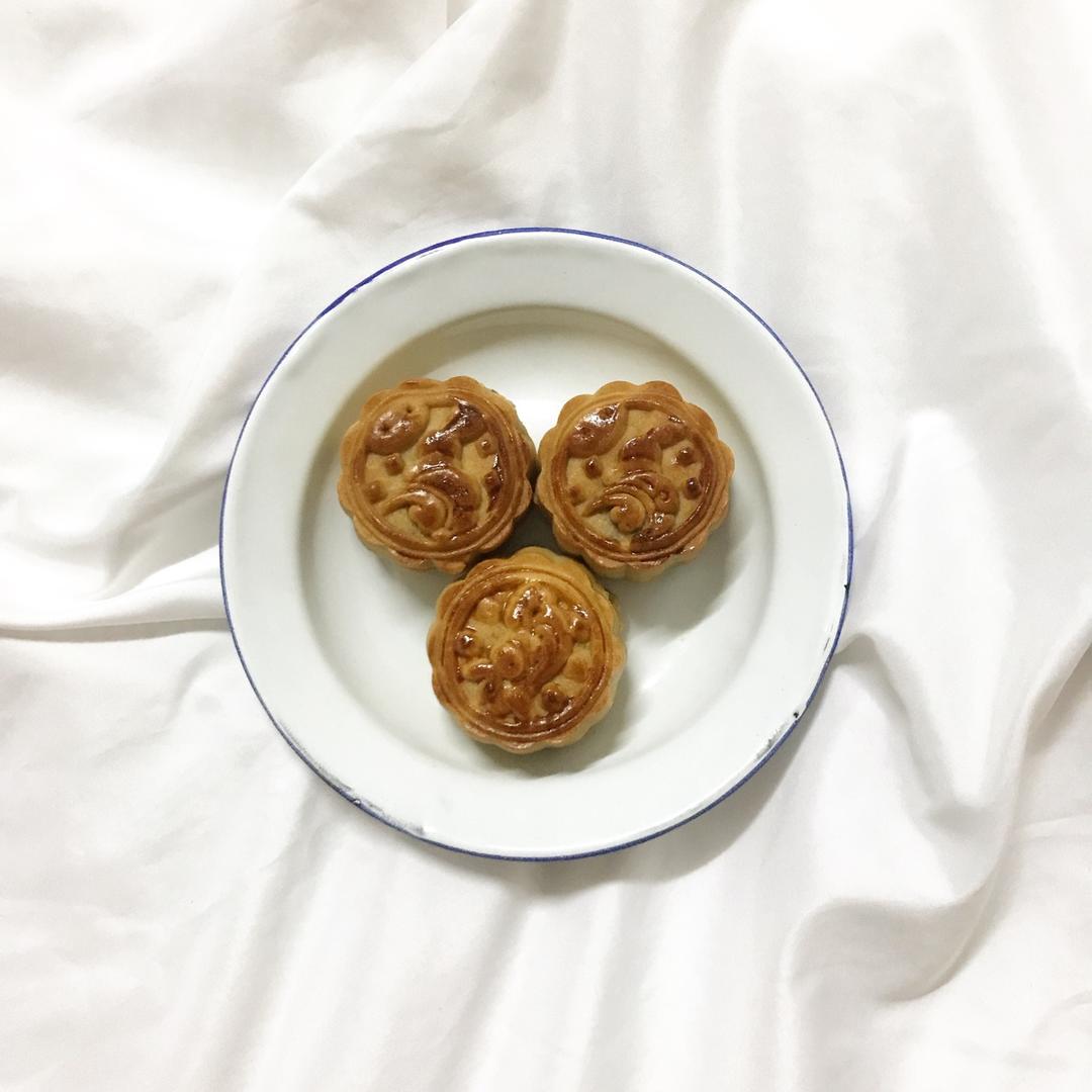 广式月饼—蛋黄莲蓉月饼