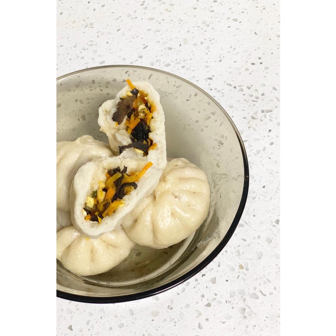 胡萝卜木耳鸡蛋素包子