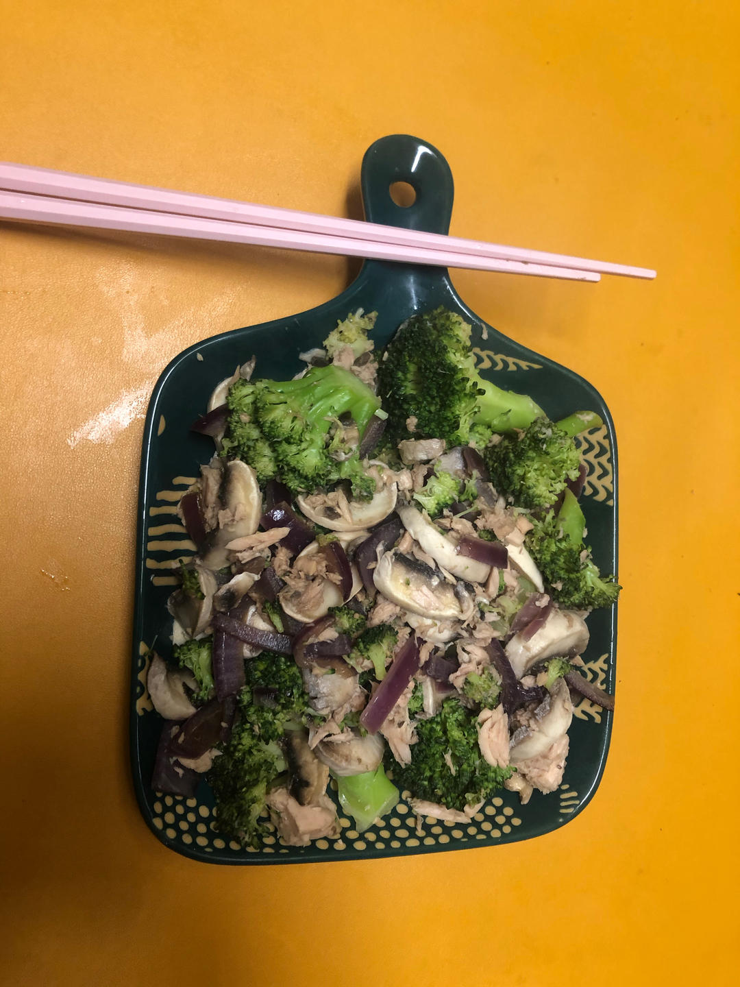 西兰花炒金枪鱼