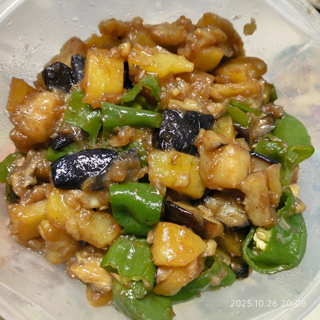 地三鲜（茄子，土豆，青椒）