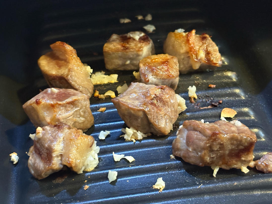 我做的蒜香孜然牛肉粒完爆烧烤店！！
