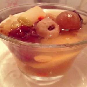 秋冬养颜润燥梨汤的做法 步骤3