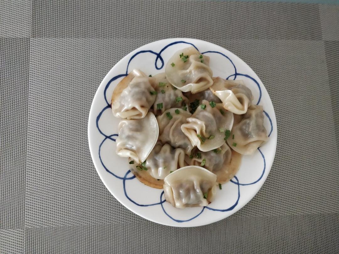 速冻水饺吃腻了吗~变锅贴吧(๑´ڡ`๑)