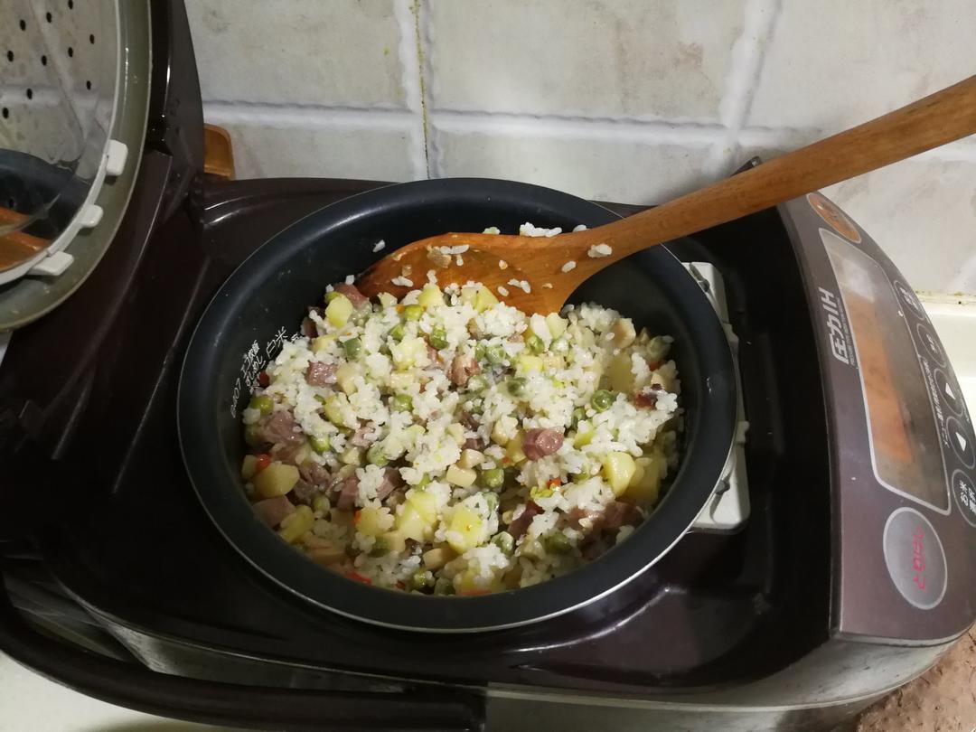 电饭锅版香菇腊肠饭