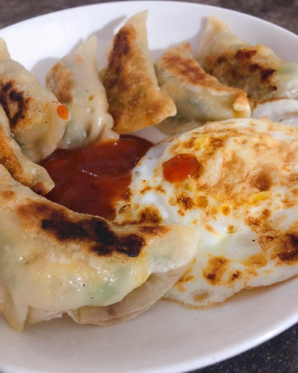韭菜猪肉饺子(最简单最好吃又最多汁的饺子)