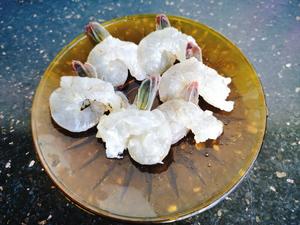 白玉菇西兰花烩虾仁的做法 步骤4